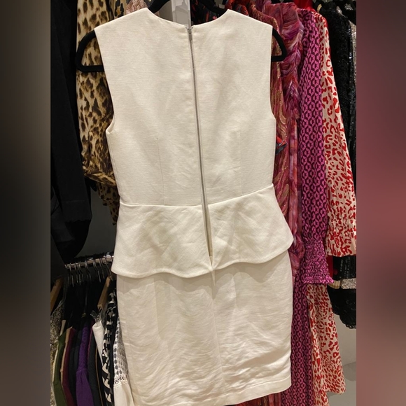 DIANE VON FURSTENBERG White Linen  Peplum Dress size 6 U.S - Picture 2 of 3